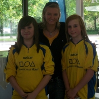 Charleen und Angelina mit Alexandra Popp